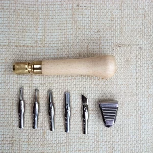 kaltukai-lino-raiziniui-abig-pagaminta-vokietijoje abig kaltukų rinkinys kartoninėje dėžutėje. medinė tvirto laikymo rankena