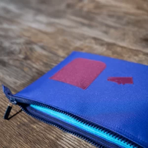 uztrauktuku-kompiuterio-deklas-su-kisene-melynas